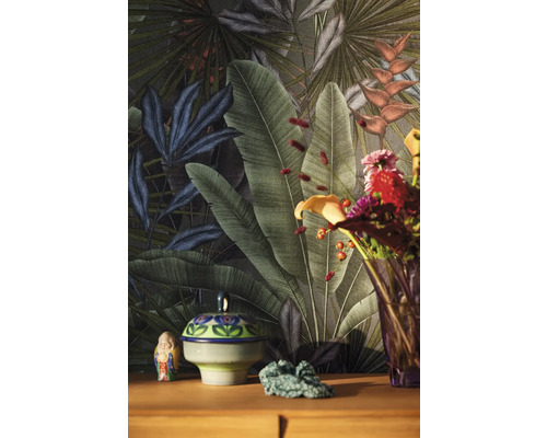 Papier peint décoratif jungle avec motifs végétaux