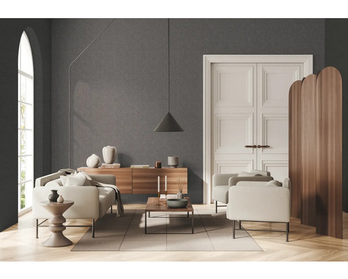 Salon avec canapé, fauteuil, commode, suspension et paravent