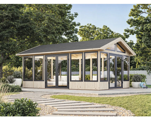 Pavillon de jardin avec façade en verre et toit à deux pans dans le jardin.