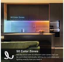 Scène de cuisine avec bandes LED à 50 zones de couleur sous les armoires de cuisine