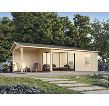 Abri de jardin moderne avec véranda couverte et grandes baies vitrées dans un paysage de jardin.