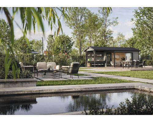 Garten mit Pool, Terrasse, Gartenhaus und Sitzgruppe
