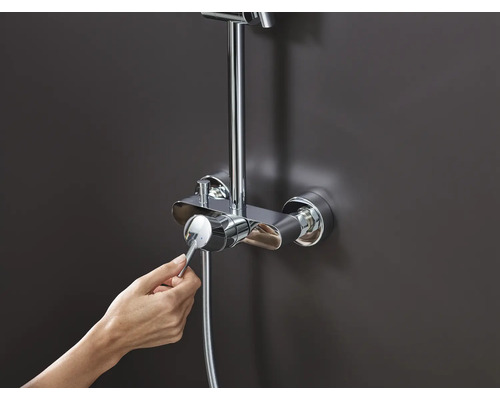 Robinet de douche avec commande manuelle pour le réglage de la température