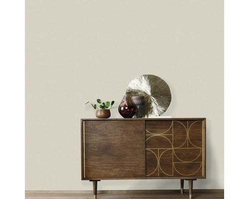 Sideboard aus Holz mit geometrischen Mustern und dekorativen Elementen