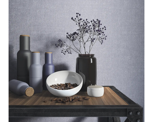 Nature morte avec vases, bol et objets de décoration sur une étagère