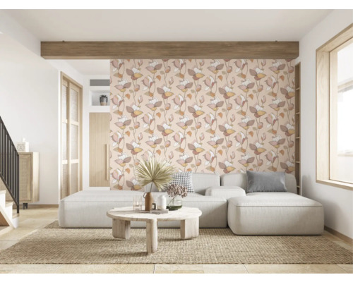 Salon avec canapé d''angle, table basse et papier peint floral