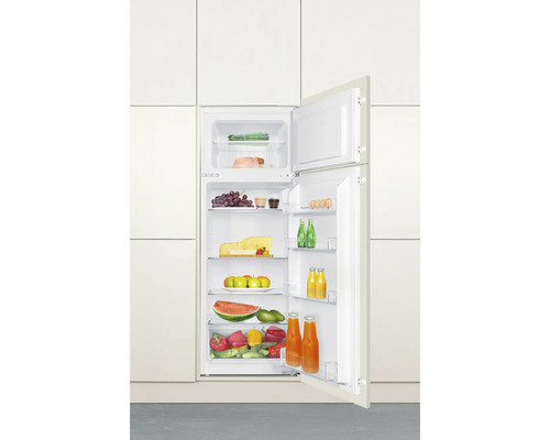 Réfrigérateur ouvert rempli de nourriture