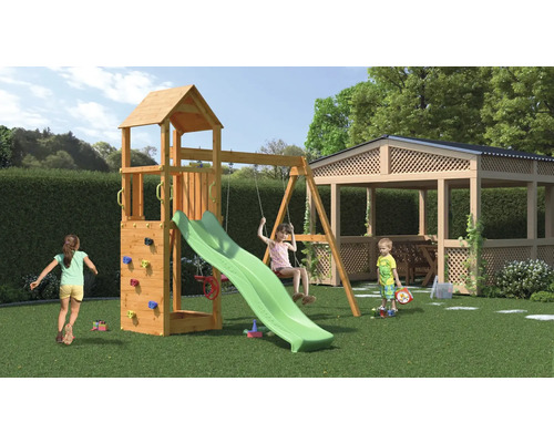 Aire de jeux avec mur d''escalade, toboggan, balançoire et pavillon dans le jardin