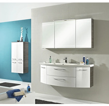 Modernes Badezimmerensemble mit Waschtischunterschrank, Spiegelschrank und Hochschrank
