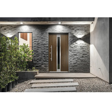 Façade de maison moderne avec porte d''entrée, fenêtre et allée en pierre