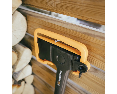 Fiskars Spaltaxt mit Schutzhülle zur Aufbewahrung