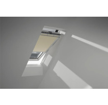 Fenêtre de toit avec stores de protection solaire