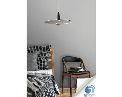 Chambre avec lit, chaise, suspension et sceau Aqua Grip Technology