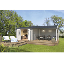 Gartenhaus mit Terrasse, Gartenmöbeln und Außenbeleuchtung