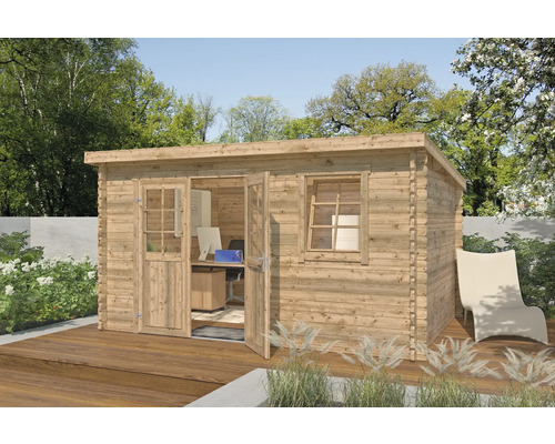 Gartenhaus mit Fenster und Doppeltür auf Holzterrasse