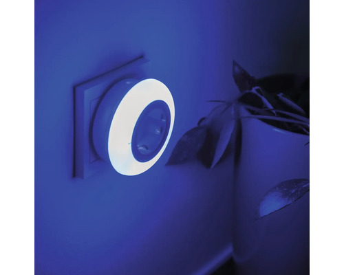 Nachtlicht mit Steckdose im Betrieb