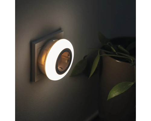 Eingestecktes Nachtlicht mit Lichtsensor