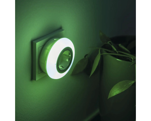 Nachtlicht mit Steckdose im Innenbereich