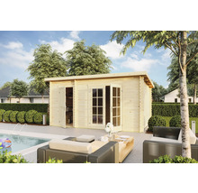 Abri de jardin en bois avec porte double et porte simple à côté d''une piscine et de mobilier de jardin.