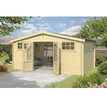 Holzgartenhaus mit geöffneten Doppeltüren, Fenstern und Inneneinrichtung für Gartenarbeiten oder Hobby