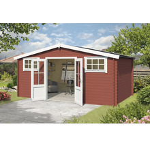 Holzgartenhaus mit Fenstern und geöffneten Türen im Garten