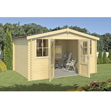 Abri de jardin en bois avec portes doubles ouvertes et fenêtre dans le jardin.