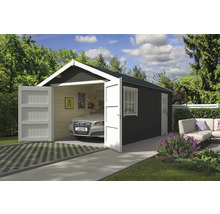 Modernes Blockbohlenhaus mit geöffneten Flügeltüren und einem Auto darin