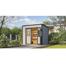 Holzgartenhaus mit geöffneten Türen und Regalen im Inneren