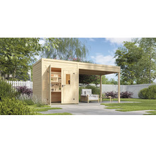 Gartenszene mit einem Holzgartenhaus mit Anbau