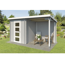 Graues Gartenhaus mit überdachter Terrasse und Gartenmöbeln auf der Terrasse