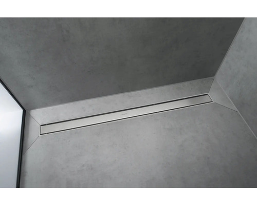 Salle de bains avec caniveau de douche en acier inoxydable