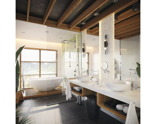 Helles Badezimmer mit Dusche, Badewanne und Waschtischen im modernen Design