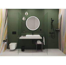 Modernes Badezimmer mit Dusche, Waschbecken und Spiegel