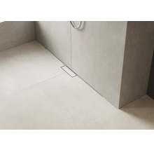 Bodenebene Dusche mit Duschrinne aus Metall