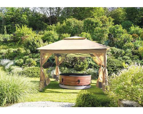Vue de jardin avec pavillon et bain nordique rond