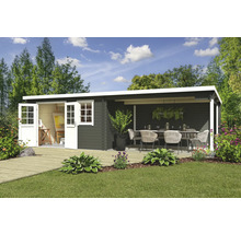 Gartenhaus mit Terrasse und weißen Fenstern und Türen