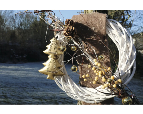 Couronne de Noël décorative avec pommes de pin et décorations pour sapin de Noël
