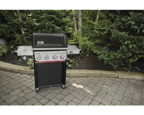 Barbecue à gaz Weber Spirit sur une terrasse