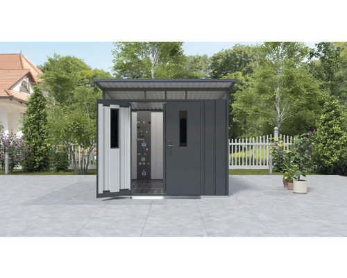 Metall Gerätehaus mit teilweise geöffneten Türen im Außenbereich.