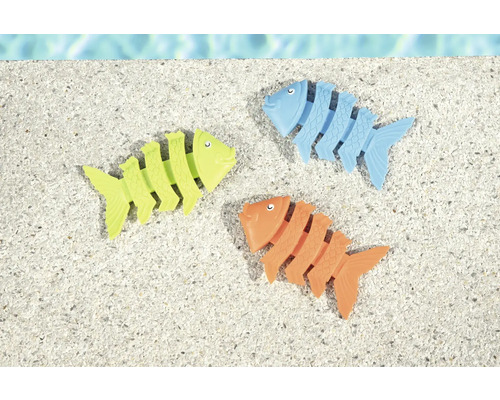 Drei Fischskelette aus Kunststoff als Poolspielzeug