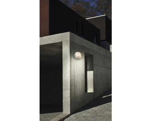 Applique murale extérieure sur un mur en béton