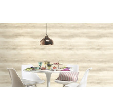 Salle à manger lumineuse avec décoration, suspension et papier peint