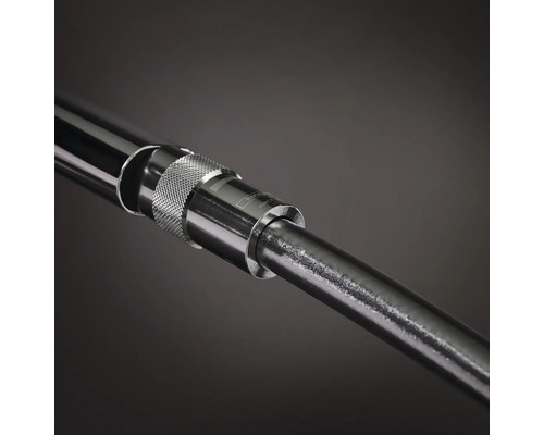 Detailaufnahme einer Hantelstange mit gerändeltem Griffbereich