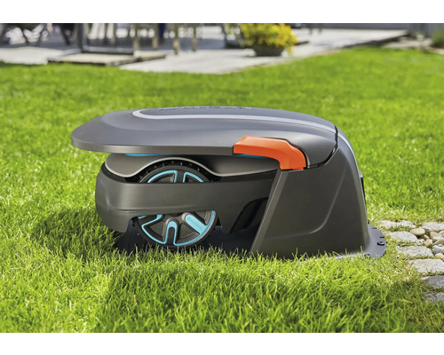 Gardena Mähroboter auf Rasen