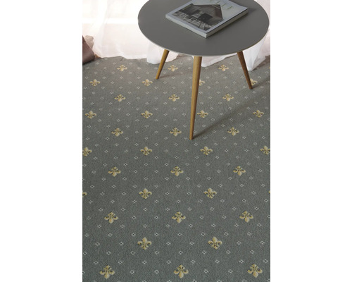 Moquette à motif de lys et table d''appoint