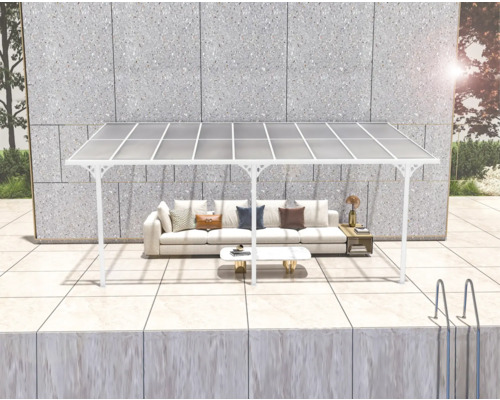 Pavillon mit Sofa und Tisch im Aussenbereich
