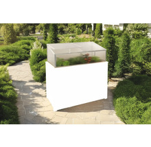 Jardinière surélevée avec accessoire dans un jardin
