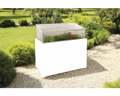 Jardinière surélevée avec rehausse dans le jardin