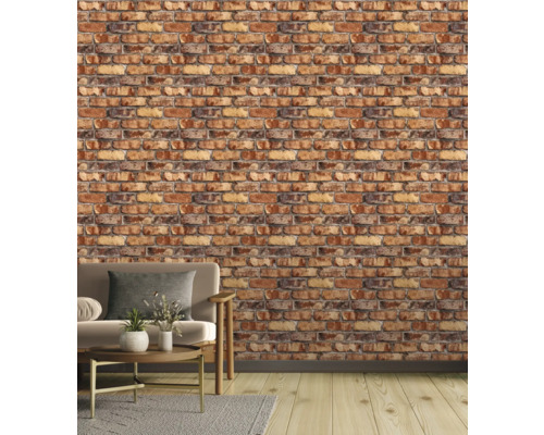 Wohnraumgestaltung mit Backstein Tapete, Sofa, Tisch und Holzboden