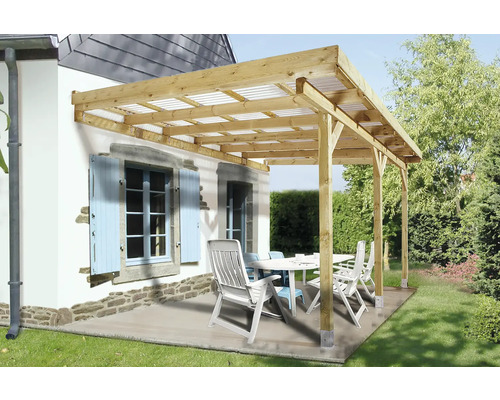Toit de terrasse en bois avec mobilier de jardin sur une terrasse